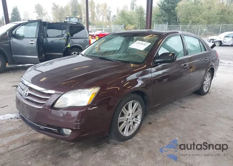 2005 Toyota Avalon Limited z USA, uszkodzony, nr VIN 4T1BK36B95U006551